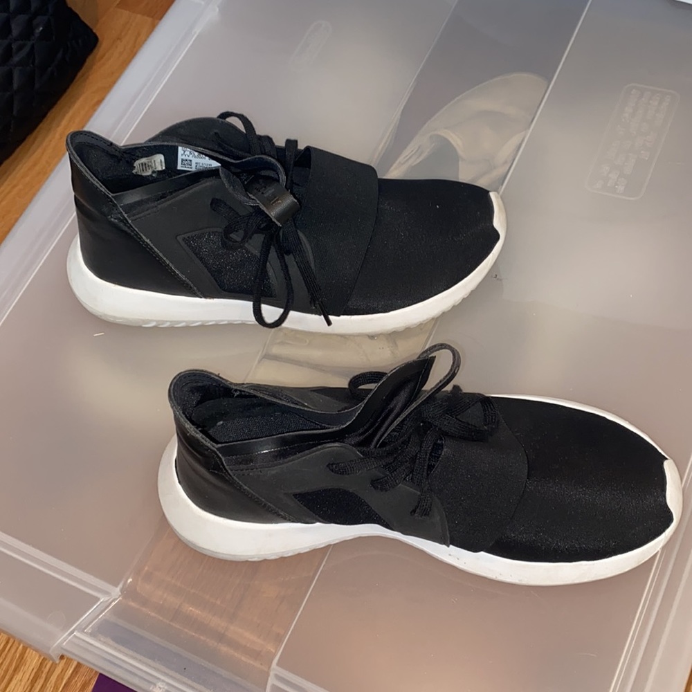 Adidas women’s tubular defiant fashion sneaker - Picture 7 of 8